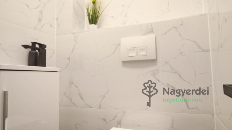Debrecen, Nagyerdőalja, Ház, családi ház  