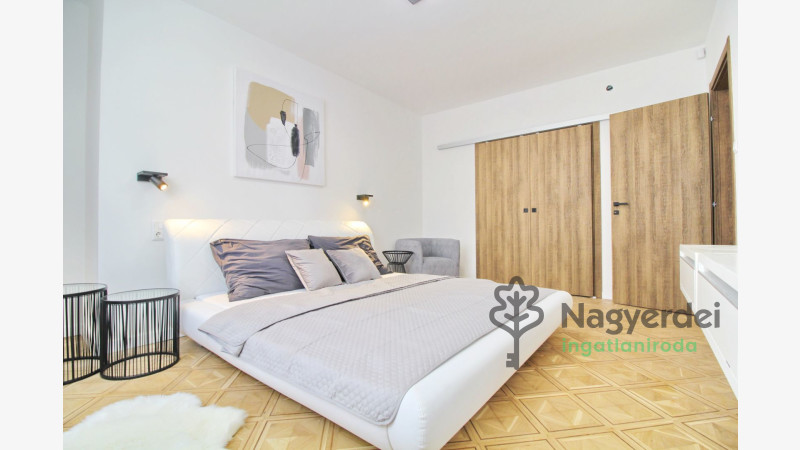 Debrecen, Nagyerdőalja, Ház, családi ház  