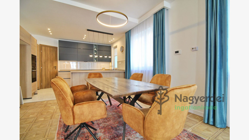 Debrecen, Nagyerdőalja, Ház, családi ház  