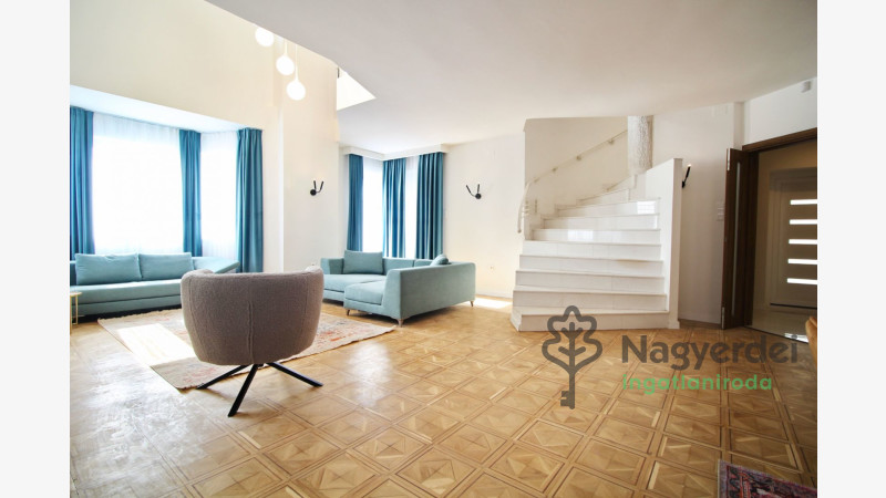 Debrecen, Nagyerdőalja, Ház, családi ház  