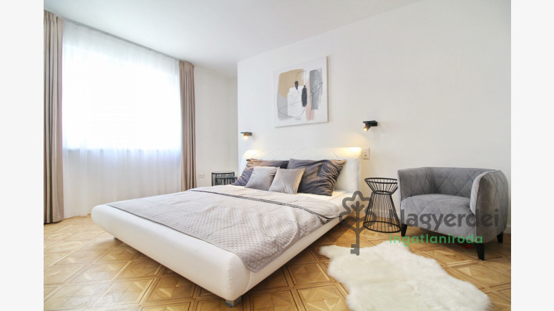 Debrecen, Nagyerdőalja, Ház, családi ház  