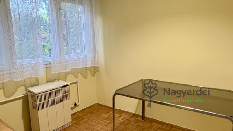Debrecen, Sestakert, Lakás, csúsztatott zsalus  