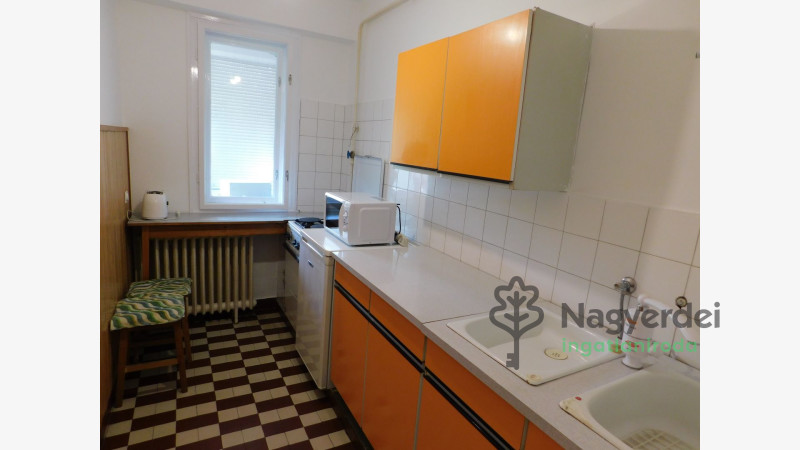 Debrecen, Sestakert, Lakás, tégla lakás  