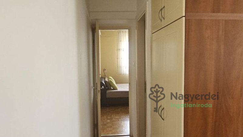 Debrecen, Nagyerdő, Lakás, tégla lakás  