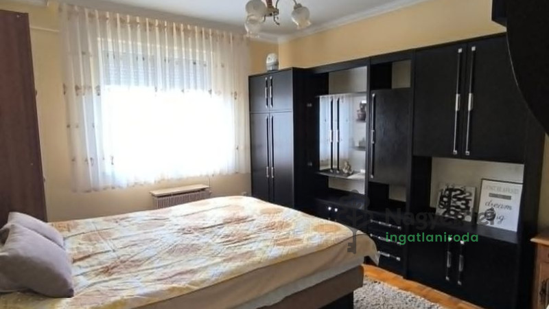 Debrecen, Nagyerdő, Lakás, tégla lakás  