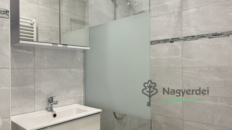 Debrecen, Libakert, Lakás, tégla lakás  