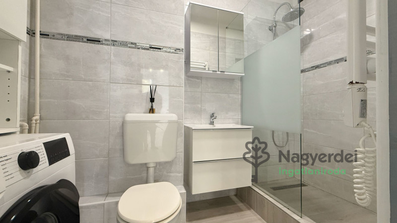 Debrecen, Libakert, Lakás, tégla lakás  