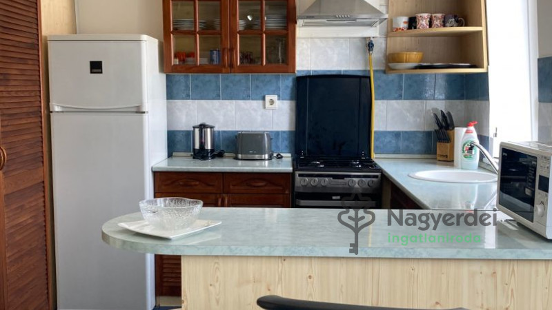 Debrecen, Nagyerdőalja, Lakás, tégla lakás  