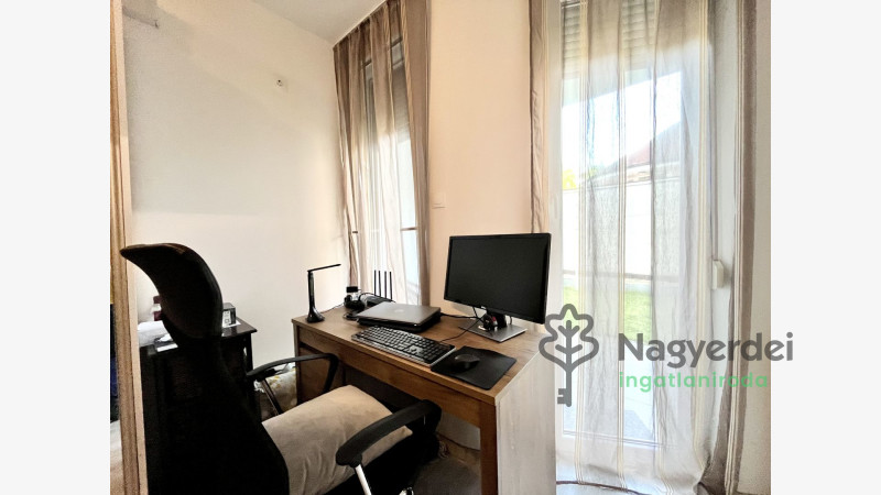 Debrecen, Vargakert, Lakás, tégla lakás  