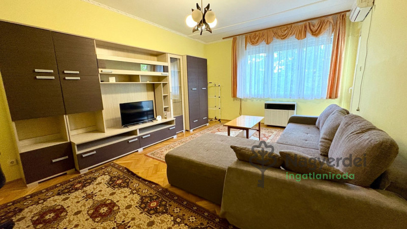 Debrecen, Nagyerdő, Lakás, tégla lakás  