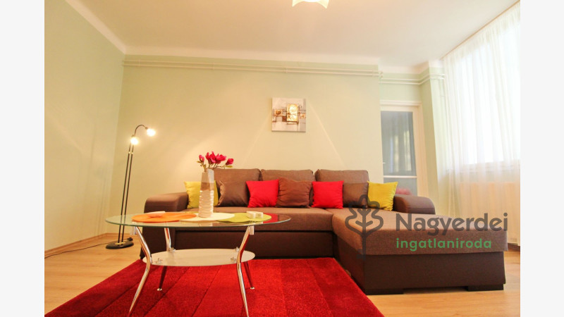 Debrecen, Nagyerdőalja, Lakás, tégla lakás  