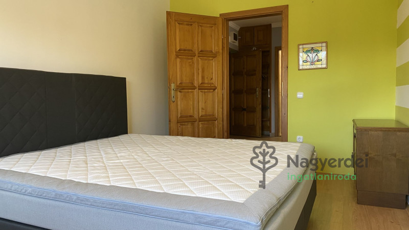 Debrecen, Nagyerdőalja, Lakás, tégla lakás  