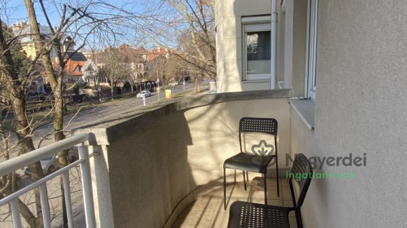 Debrecen, Nagyerdőalja, Lakás, tégla lakás  