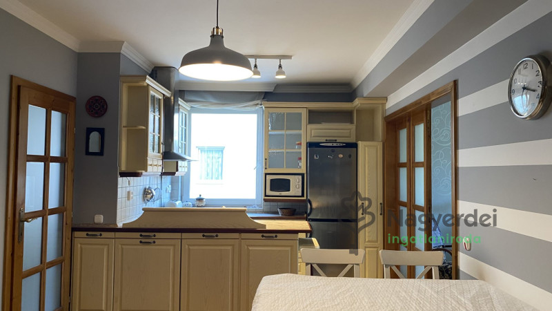 Debrecen, Nagyerdőalja, Lakás, tégla lakás  