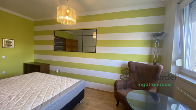 Debrecen, Nagyerdőalja, Lakás, tégla lakás  