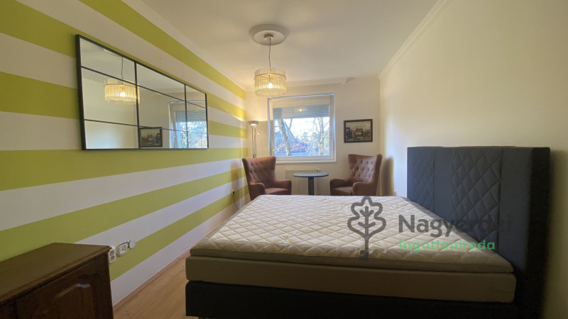 Debrecen, Nagyerdőalja, Lakás, tégla lakás  