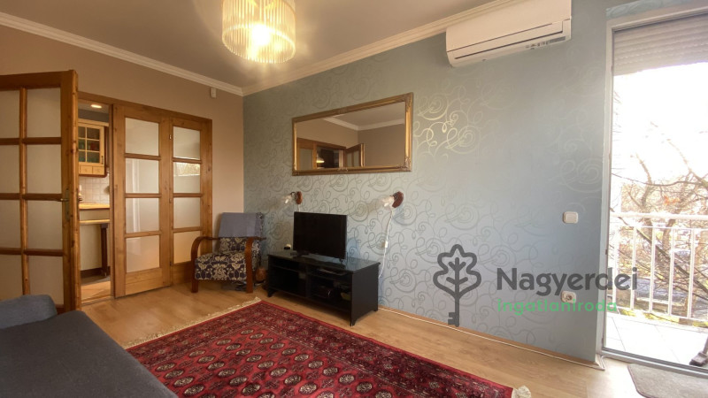 Debrecen, Nagyerdőalja, Lakás, tégla lakás  