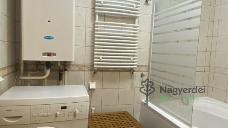 Debrecen, Nagyerdőalja, Lakás, tégla lakás  