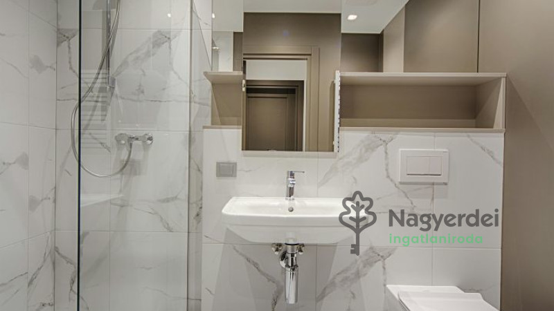 Debrecen, Belváros, Lakás, tégla lakás  