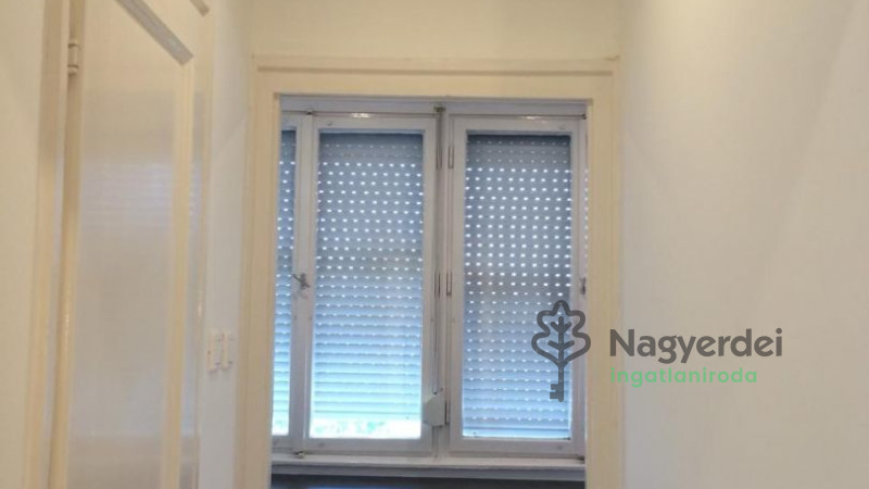 Debrecen, Sestakert, Lakás, csúsztatott zsalus  