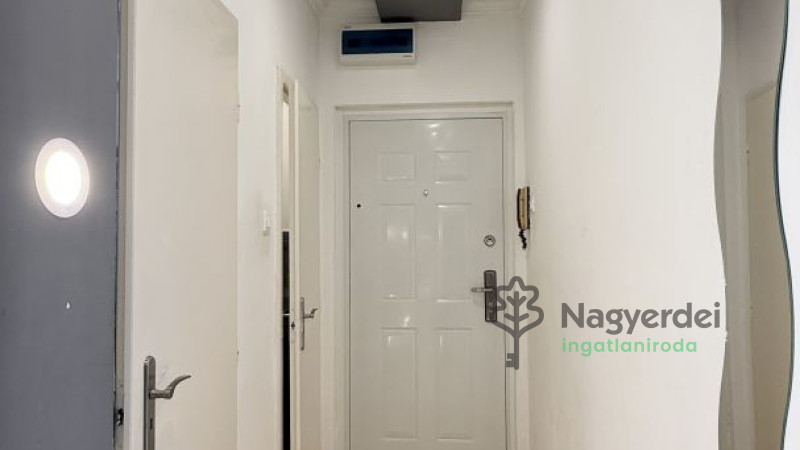 Debrecen, Sestakert, Lakás, csúsztatott zsalus  