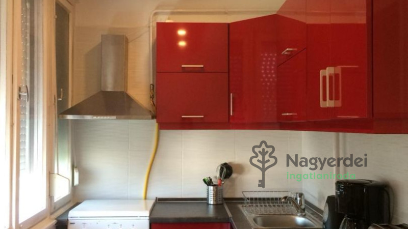 Debrecen, Sestakert, Lakás, csúsztatott zsalus  