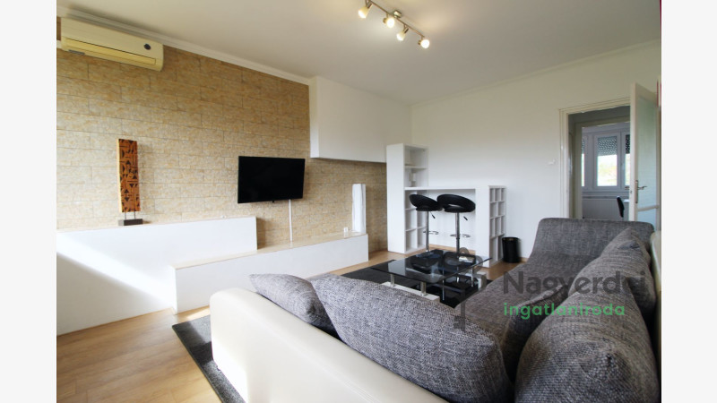 Debrecen, Sestakert, Lakás, csúsztatott zsalus  