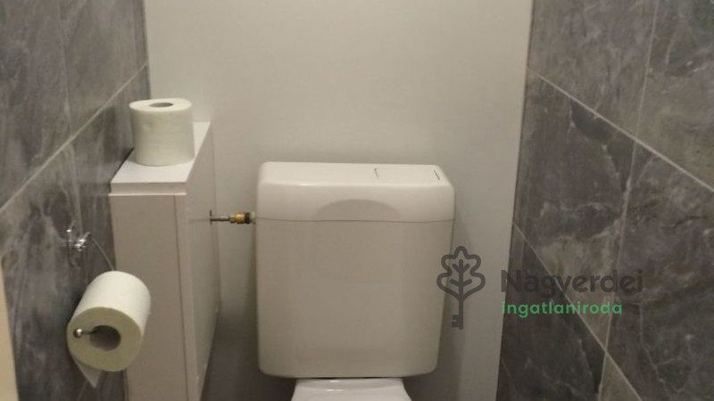 Debrecen, Sestakert, Lakás, csúsztatott zsalus  