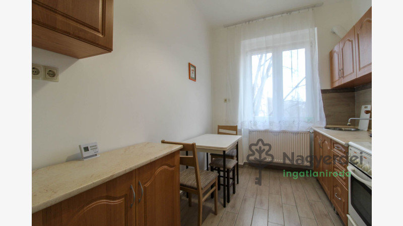 Debrecen, Sámsonikert, Lakás, tégla lakás  