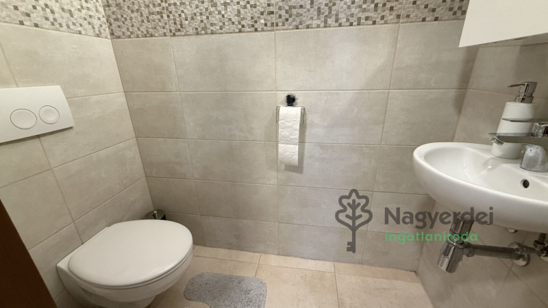 Debrecen, Sestakert, Lakás, tégla lakás  