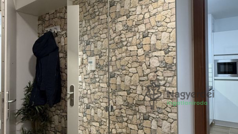 Debrecen, Sestakert, Lakás, tégla lakás  