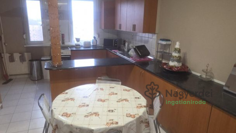 Debrecen, Újkert, Lakás, panel lakás  