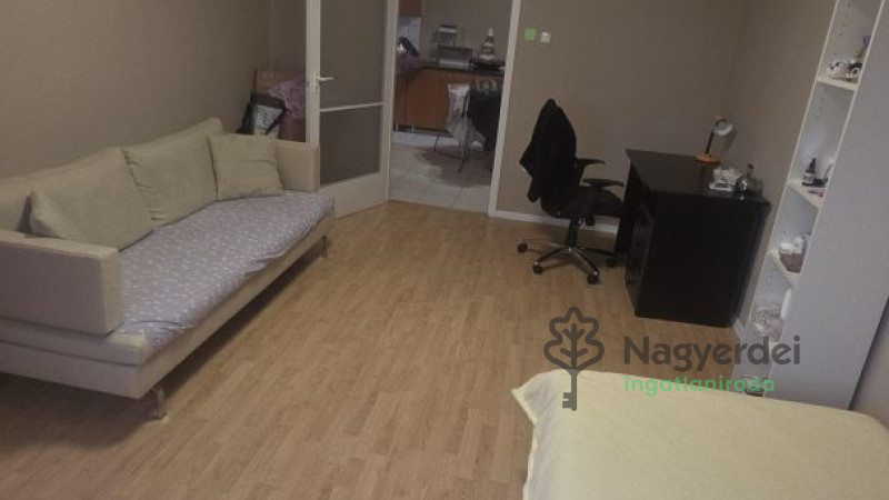 Debrecen, Újkert, Lakás, panel lakás  