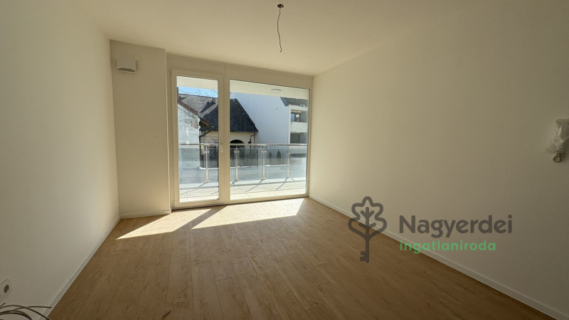 Debrecen, Belváros, Lakás, tégla lakás  