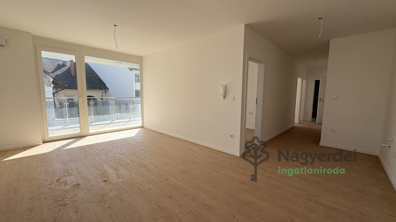 Debrecen, Belváros, Lakás, tégla lakás  