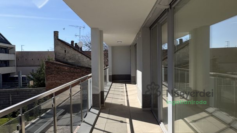 Debrecen, Belváros, Lakás, tégla lakás  