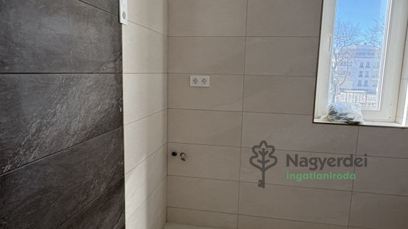 Debrecen, Belváros, Lakás, tégla lakás  