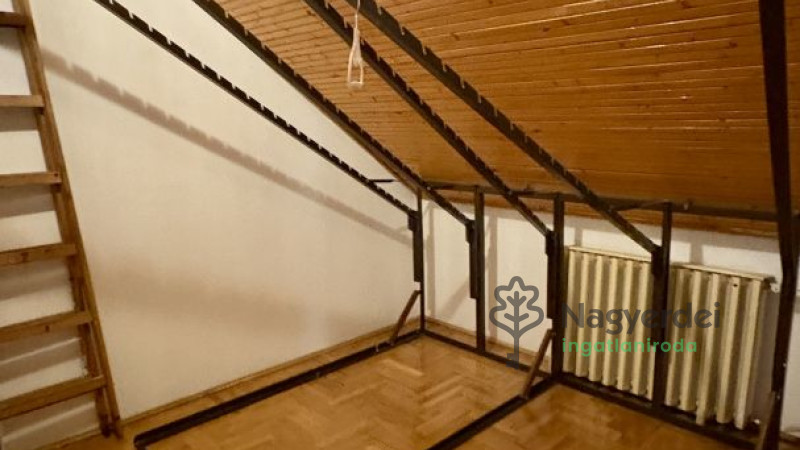 Debrecen, Nagyerdő, Ház, sorház  