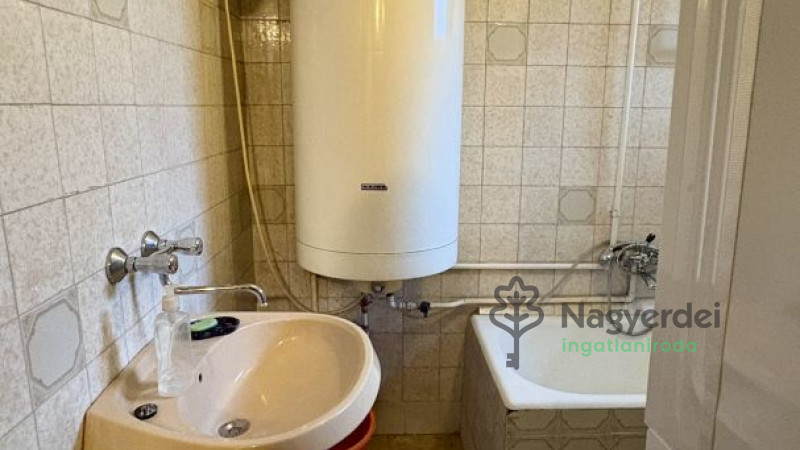 Debrecen, Nagyerdő, Ház, sorház  