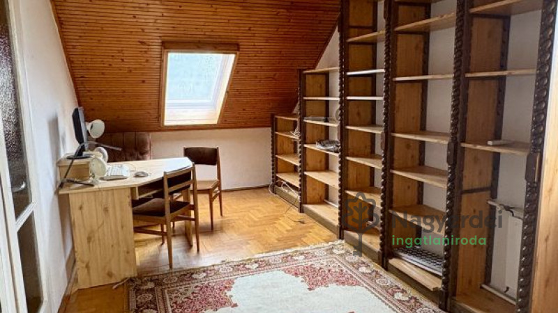 Debrecen, Nagyerdő, Ház, sorház  