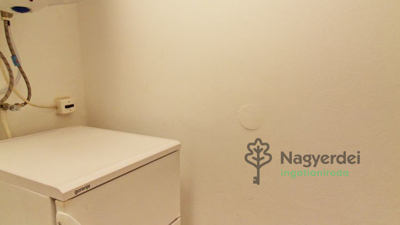 Debrecen, Nagyerdő, Lakás, tégla lakás  