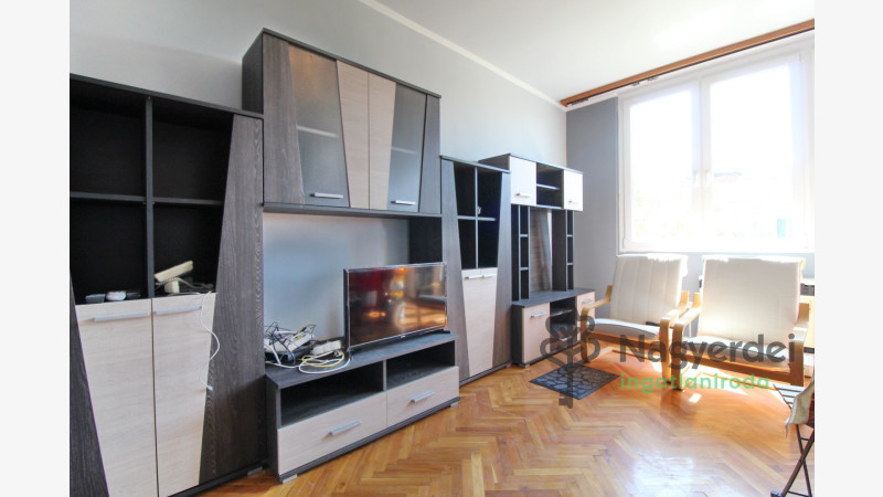 Debrecen, Nagyerdő, Lakás, tégla lakás  