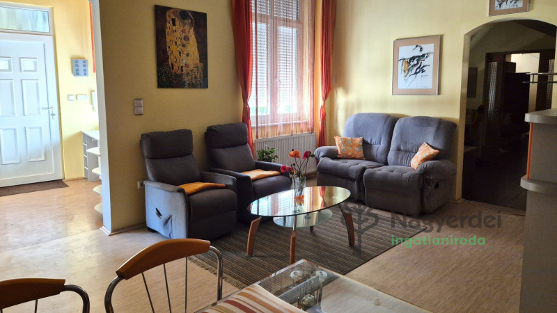 Debrecen, Belváros, Lakás, tégla lakás  
