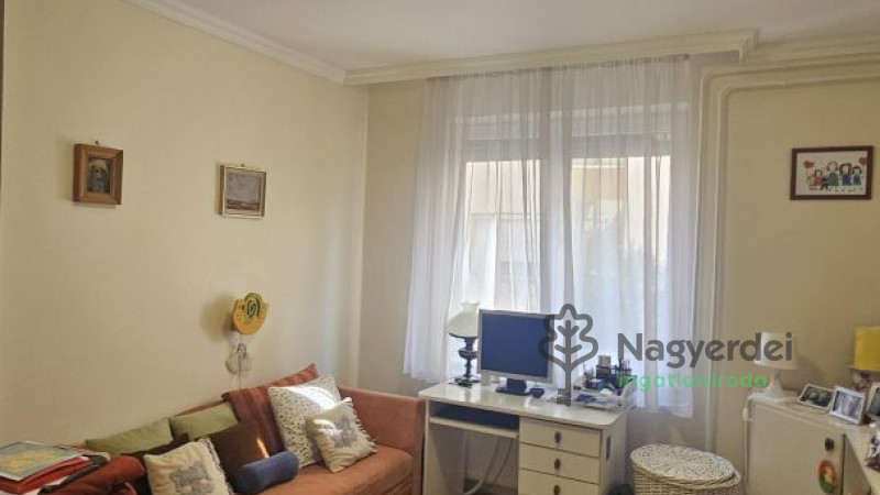 Debrecen, Széchenyikert, Lakás, tégla lakás  