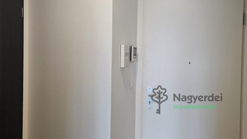 Debrecen, Lakás, tégla lakás  