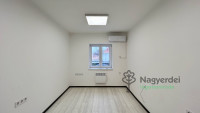 Debrecen, Vargakert, Iroda, irodaházban  