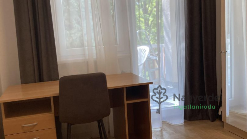 Debrecen, Egyetemváros, Lakás, tégla lakás  