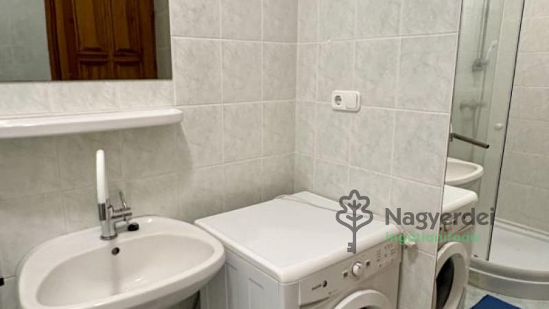 Debrecen, Csigekert, Lakás, tégla lakás  