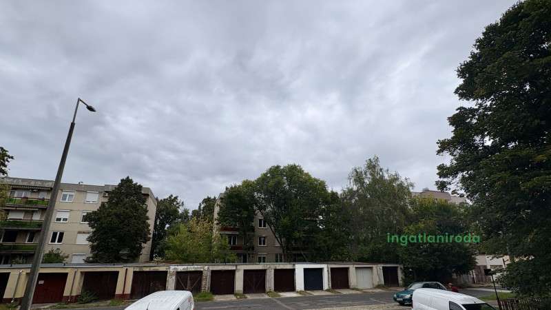 Debrecen, Sestakert, Lakás, tégla lakás  