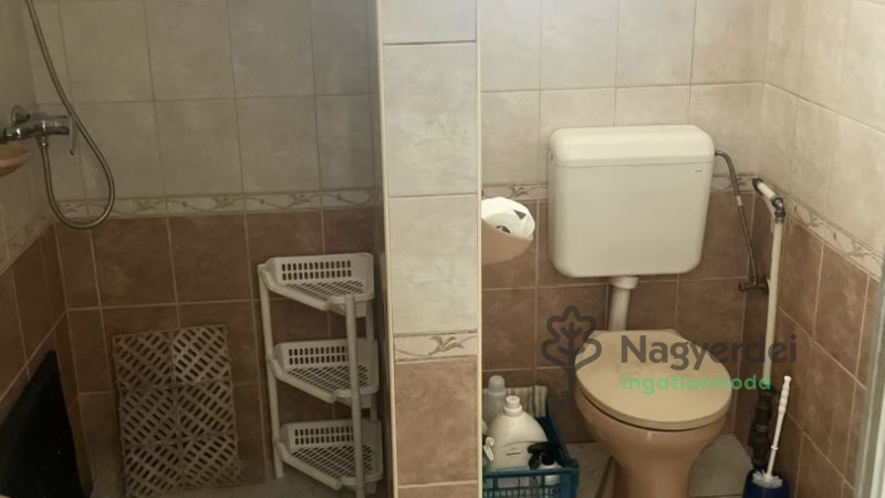 Debrecen, Veres Péter-kert, Ház, családi ház  